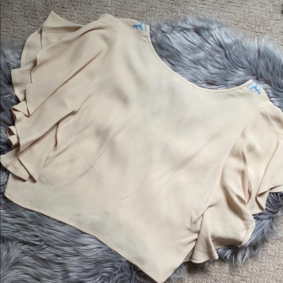 NWOT TOBI Cream Short Sleeve Blouse - Picture 3 of 7